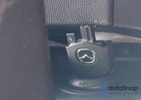 2013 Mazda Mazda3 I Sv z USA, uszkodzony, nr VIN JM1BL1TF6D1743168